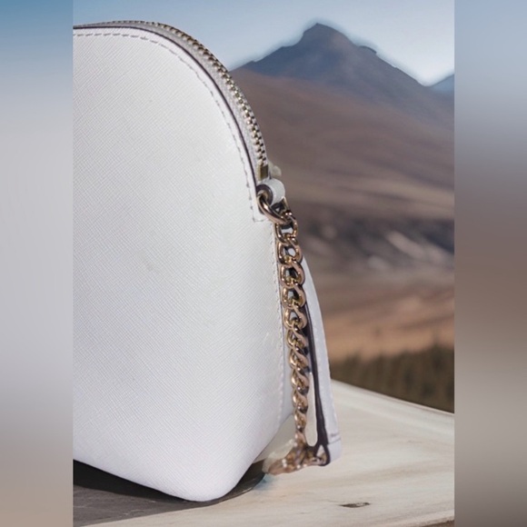 Michael Kors NWOT Cindy Dome White/Gold Saffiano Leather Crossbody Bag - Picture 6 of 9